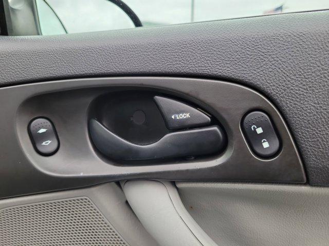 used 2007 Ford Focus car, priced at $4,000