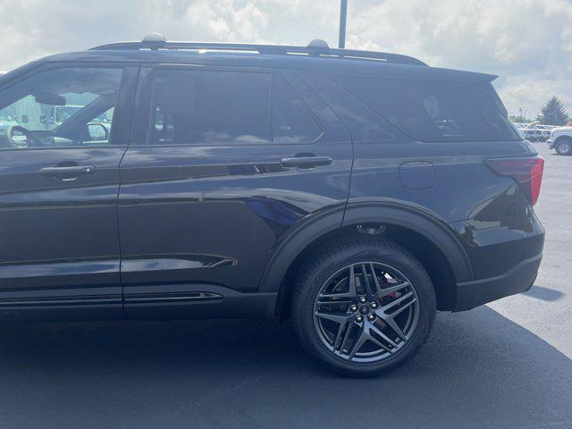 new 2025 Ford Explorer car, priced at $50,175