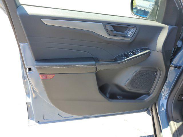 new 2025 Ford Escape car, priced at $25,665