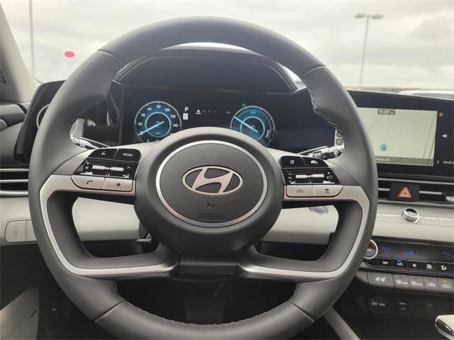 new 2025 Hyundai Elantra car, priced at $27,336