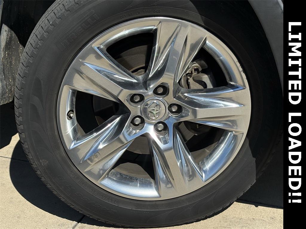 used 2015 Toyota Highlander car, priced at $15,895