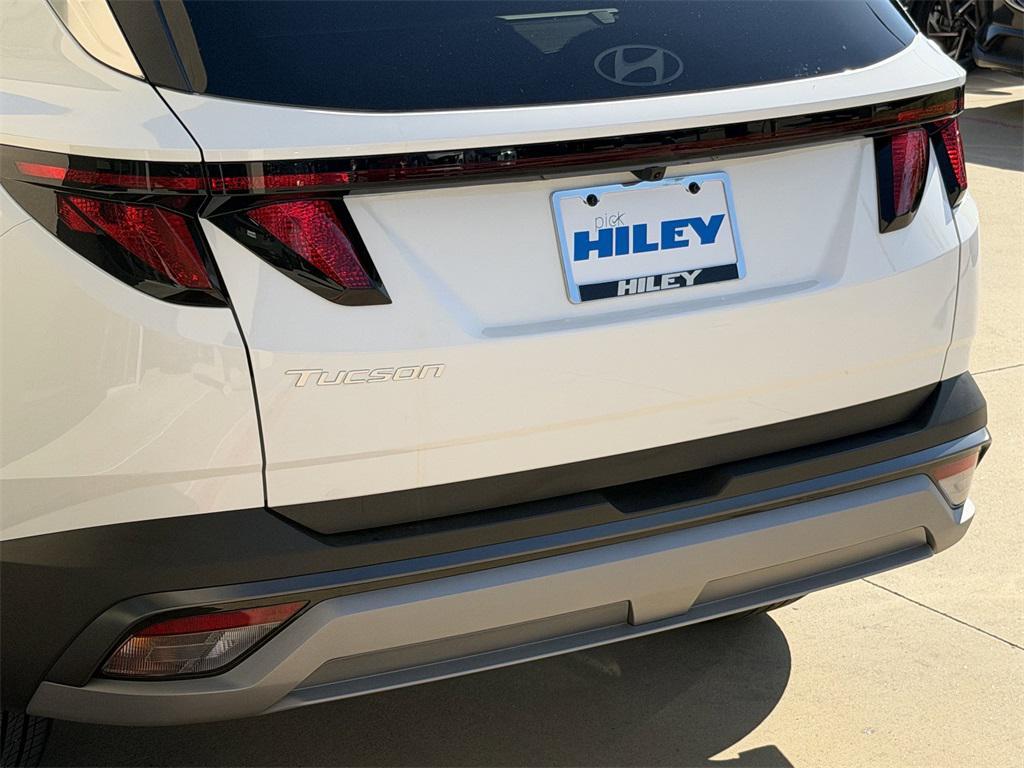 new 2025 Hyundai Tucson car, priced at $27,082
