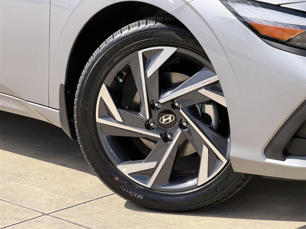 new 2025 Hyundai Elantra car, priced at $20,999