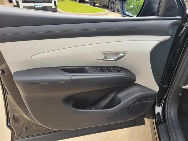 new 2025 Hyundai TUCSON Hybrid car, priced at $35,110