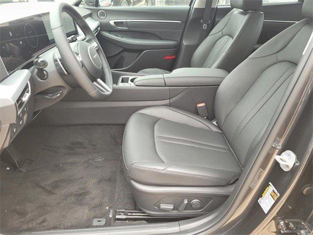 new 2025 Hyundai Sonata Hybrid car, priced at $35,526