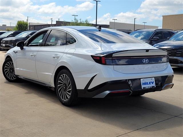 new 2025 Hyundai Sonata Hybrid car, priced at $31,711