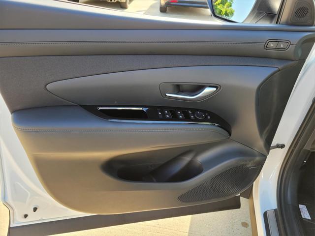 new 2025 Hyundai TUCSON Hybrid car, priced at $42,635