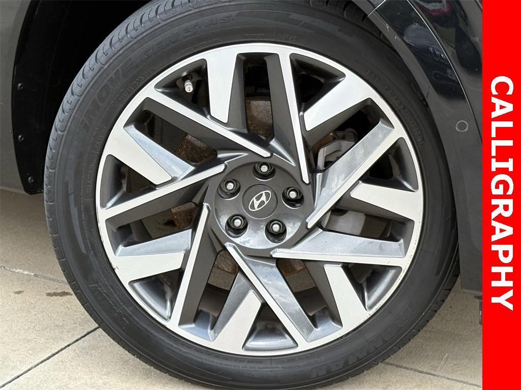 used 2022 Hyundai Santa Fe car, priced at $24,592