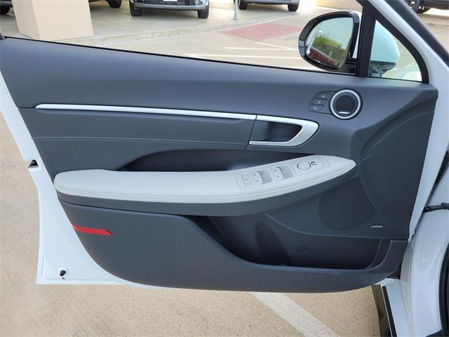 new 2025 Hyundai Sonata Hybrid car, priced at $35,326
