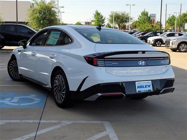 new 2025 Hyundai Sonata Hybrid car, priced at $33,891