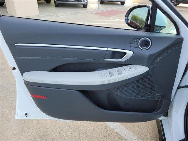 new 2025 Hyundai Sonata Hybrid car, priced at $33,891
