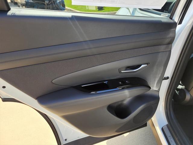 new 2025 Hyundai TUCSON Hybrid car, priced at $42,455