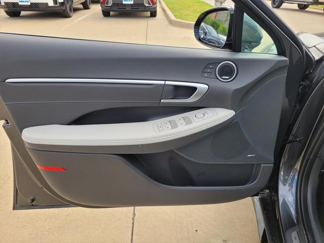 new 2025 Hyundai Sonata Hybrid car, priced at $37,980