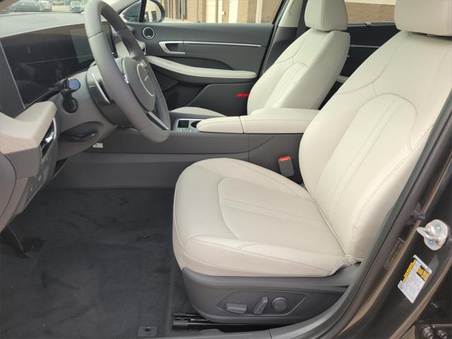 new 2025 Hyundai Sonata Hybrid car, priced at $37,980