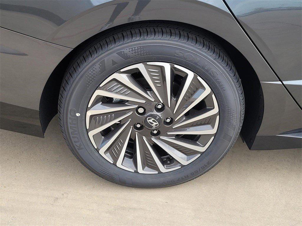 new 2025 Hyundai Sonata Hybrid car, priced at $33,891