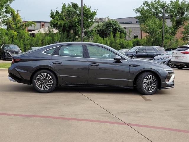 new 2025 Hyundai Sonata Hybrid car, priced at $37,980