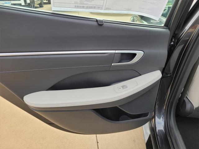 new 2025 Hyundai Sonata Hybrid car, priced at $37,980