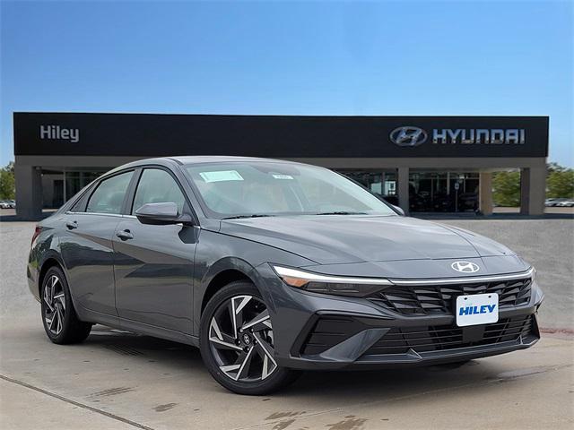 new 2025 Hyundai Elantra car, priced at $27,074