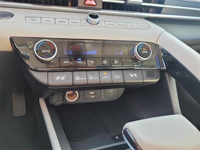 new 2025 Hyundai Elantra car, priced at $29,095