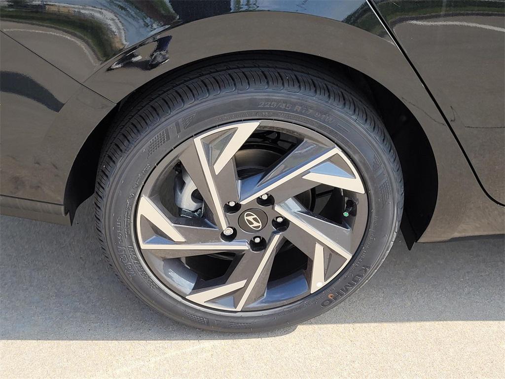 new 2025 Hyundai Elantra car, priced at $20,999