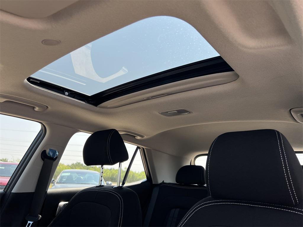 new 2025 Hyundai Venue car, priced at $19,995