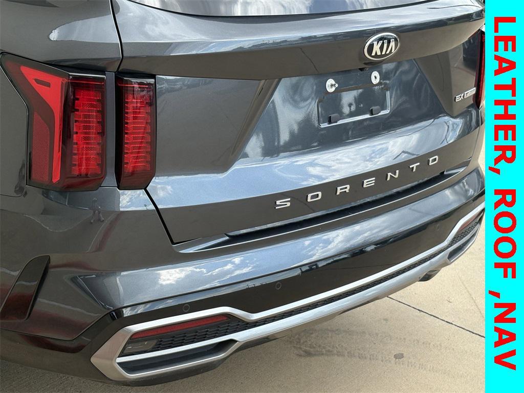 used 2021 Kia Sorento car, priced at $18,292