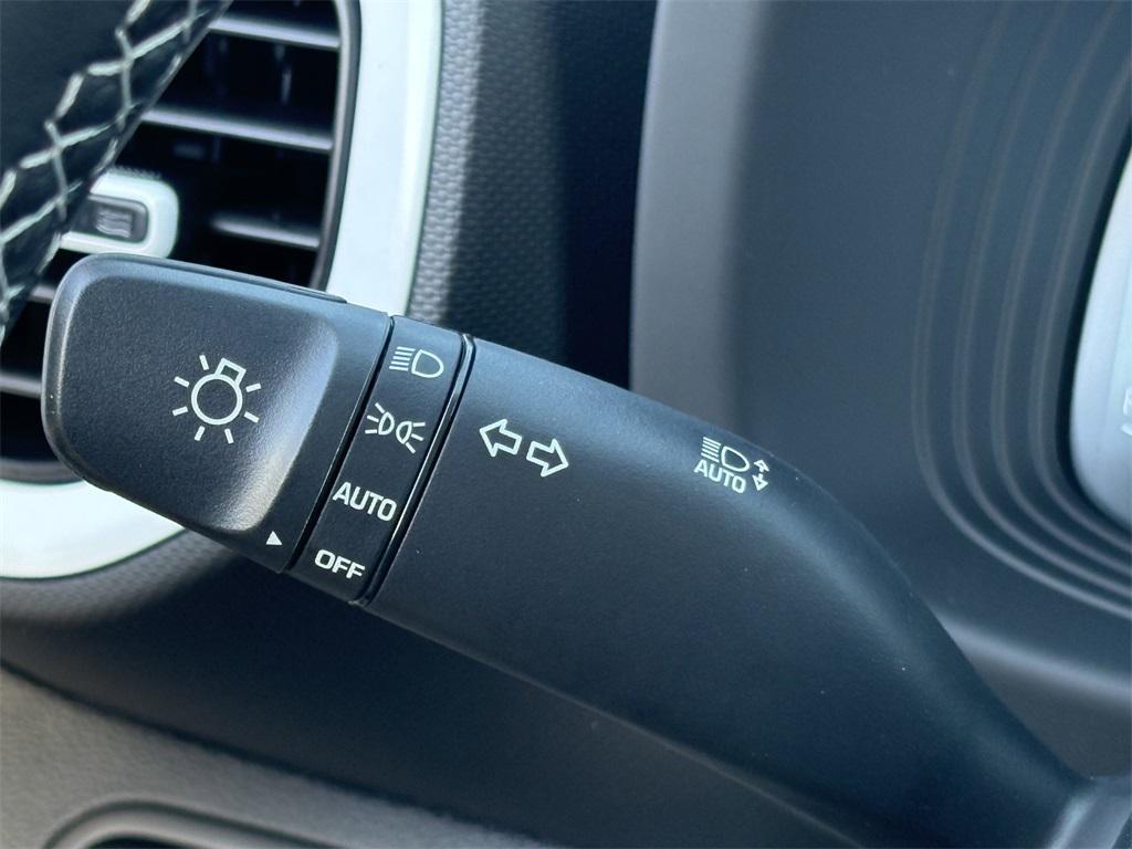 new 2025 Hyundai Venue car, priced at $24,276
