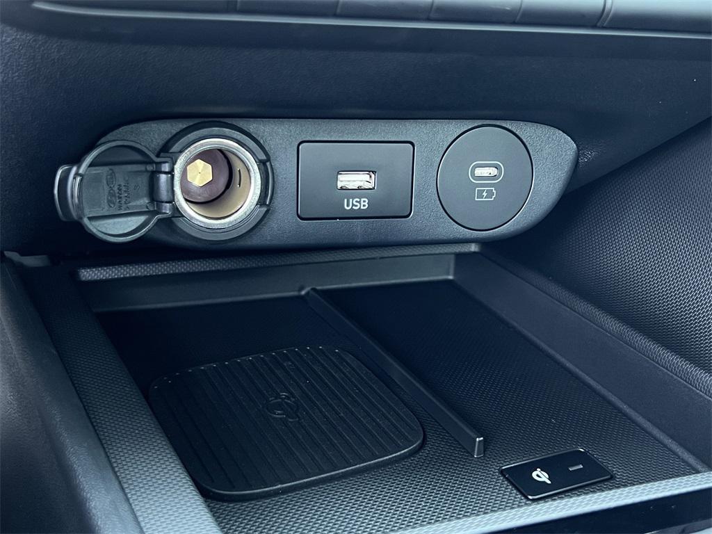 new 2025 Hyundai Elantra car, priced at $19,999