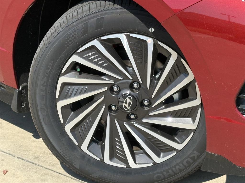 new 2025 Hyundai Sonata Hybrid car, priced at $28,940