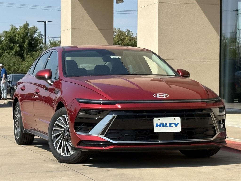 new 2025 Hyundai Sonata Hybrid car, priced at $28,940
