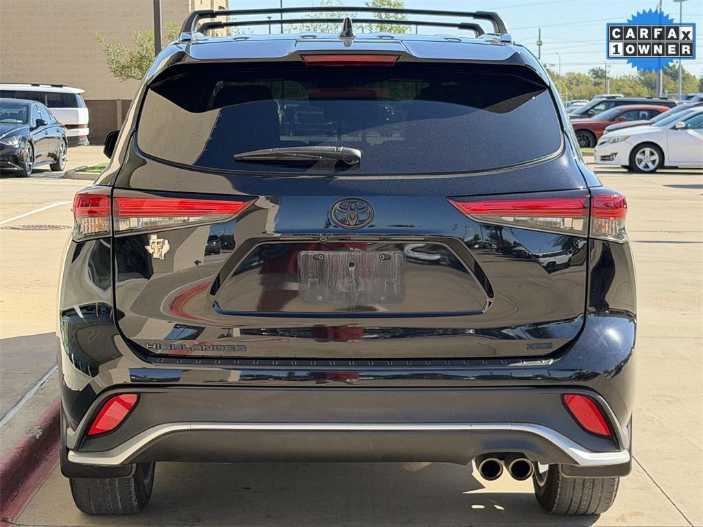 used 2022 Toyota Highlander car, priced at $31,578