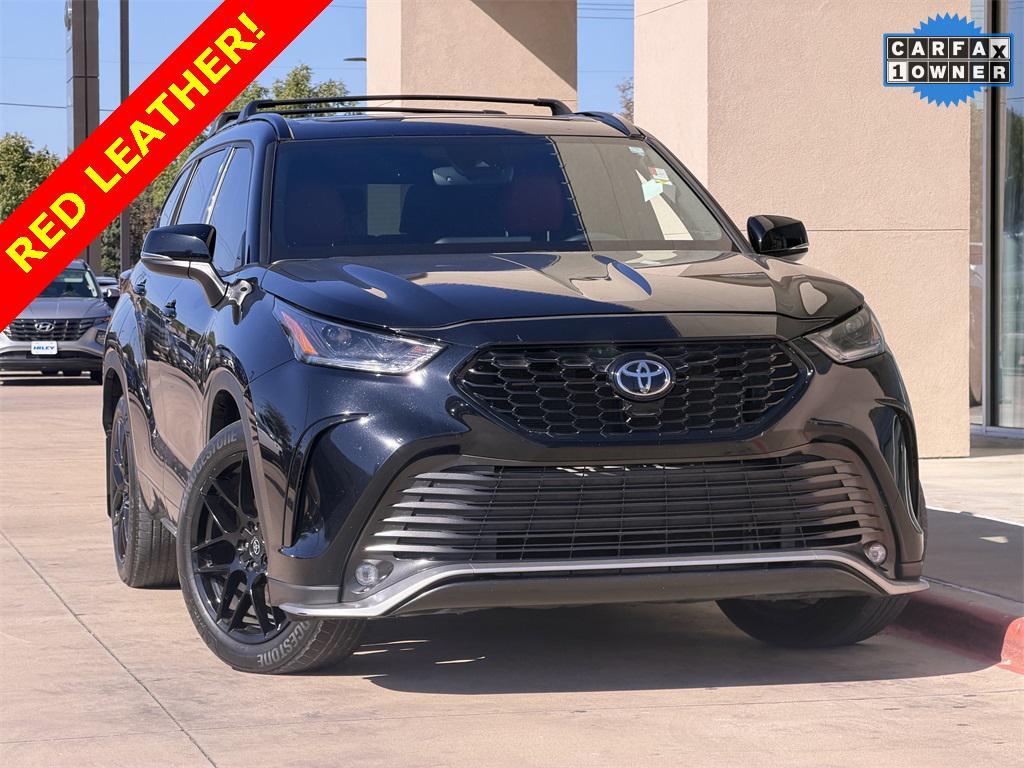 used 2022 Toyota Highlander car, priced at $31,578