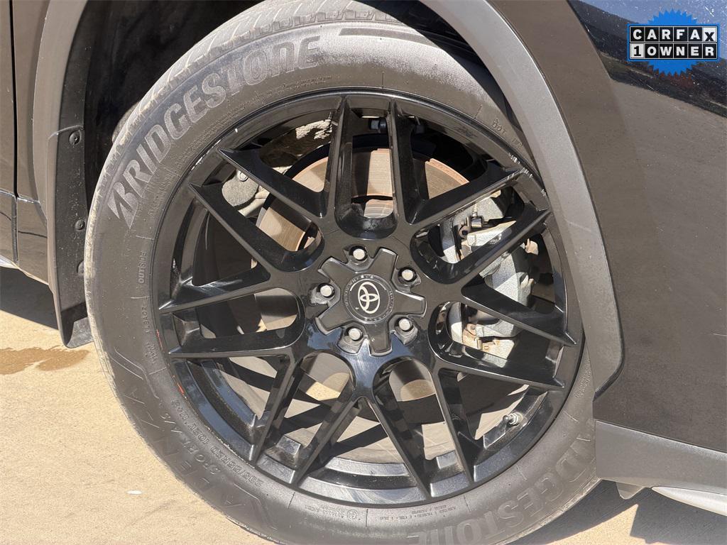 used 2022 Toyota Highlander car, priced at $31,578