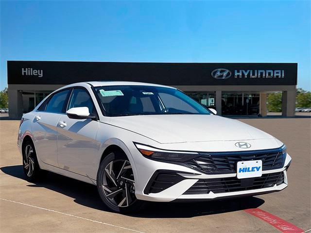 new 2025 Hyundai Elantra car, priced at $31,081