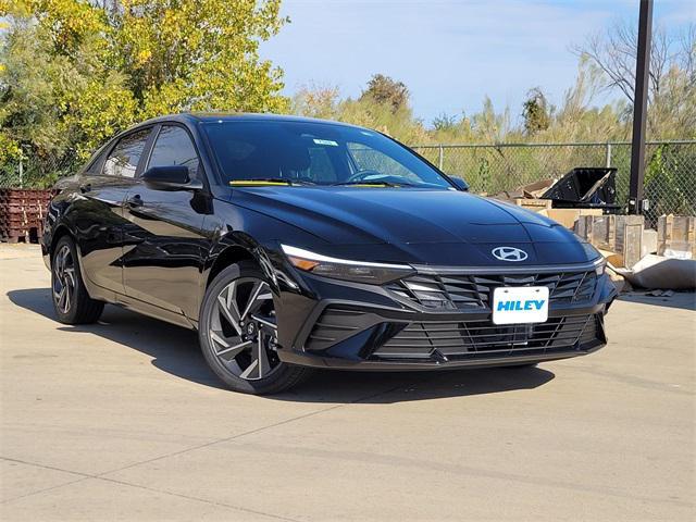 new 2025 Hyundai Elantra car, priced at $28,260