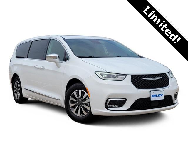 used 2022 Chrysler Pacifica Hybrid car, priced at $27,800