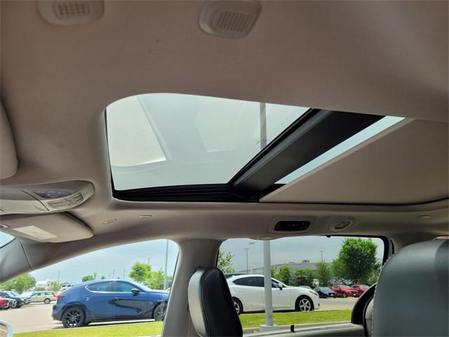 used 2022 Chrysler Pacifica Hybrid car, priced at $27,800