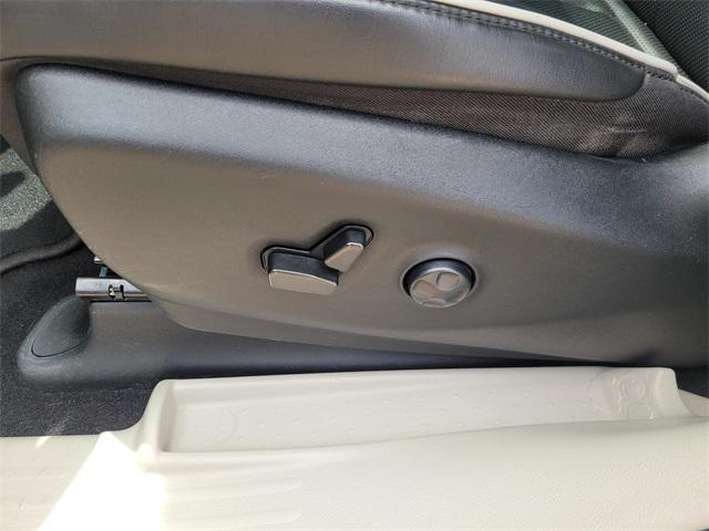 used 2022 Chrysler Pacifica Hybrid car, priced at $27,800