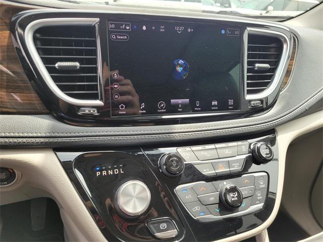 used 2022 Chrysler Pacifica Hybrid car, priced at $27,800