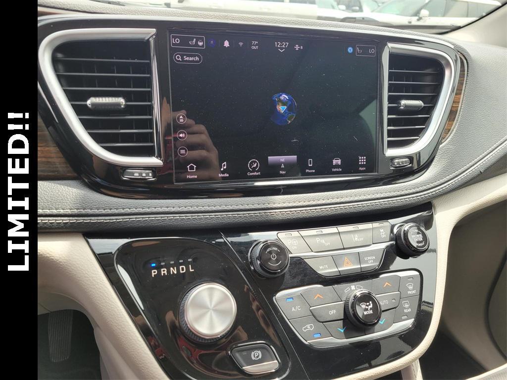 used 2022 Chrysler Pacifica Hybrid car, priced at $23,695