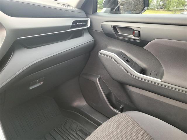 used 2024 Toyota Highlander car, priced at $38,000