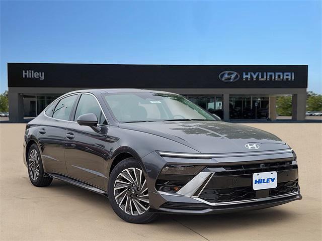 new 2025 Hyundai Sonata Hybrid car, priced at $34,133