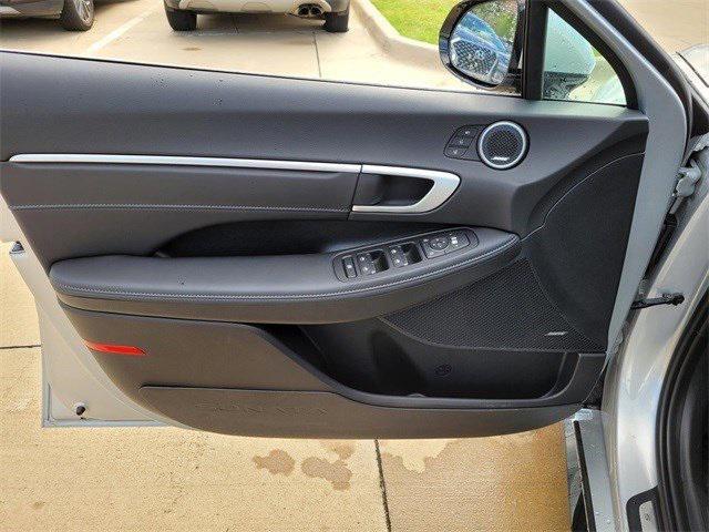 new 2025 Hyundai Sonata Hybrid car, priced at $34,982