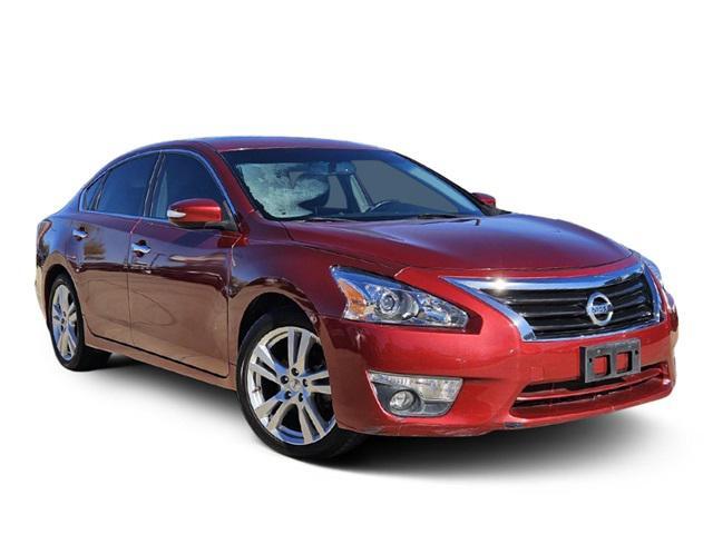 used 2013 Nissan Altima car, priced at $10,655