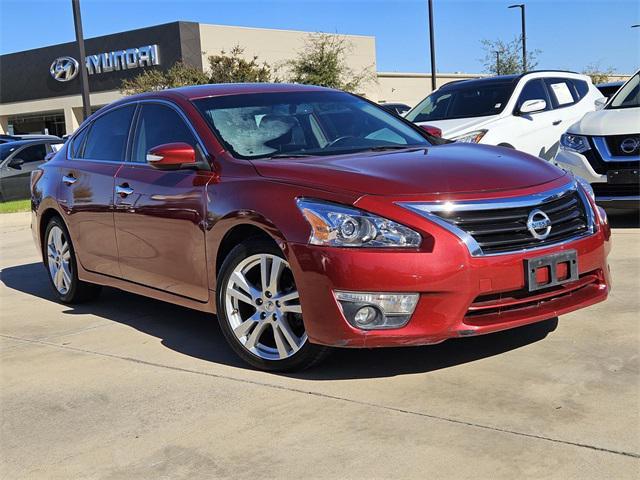 used 2013 Nissan Altima car, priced at $10,655