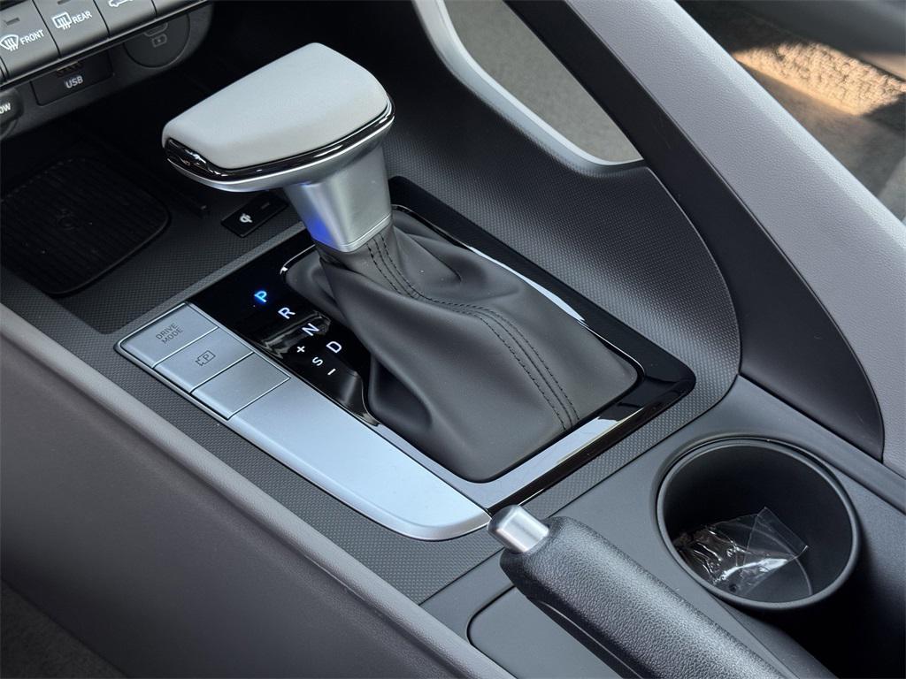 new 2025 Hyundai Elantra car, priced at $20,999