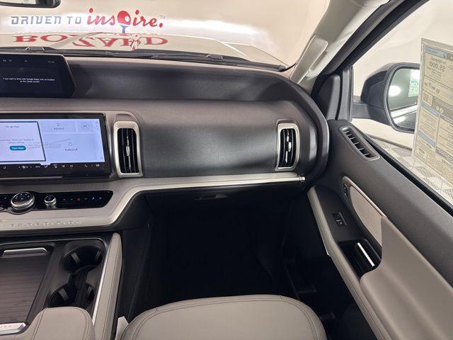 new 2025 Ford Expedition Max car, priced at $71,424