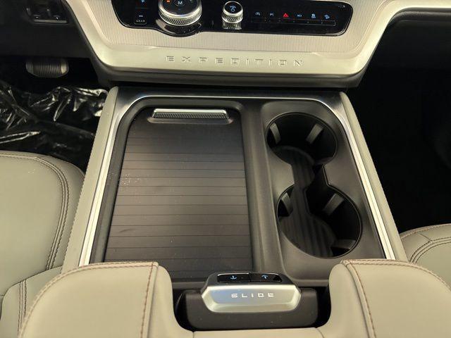 new 2025 Ford Expedition Max car, priced at $71,424