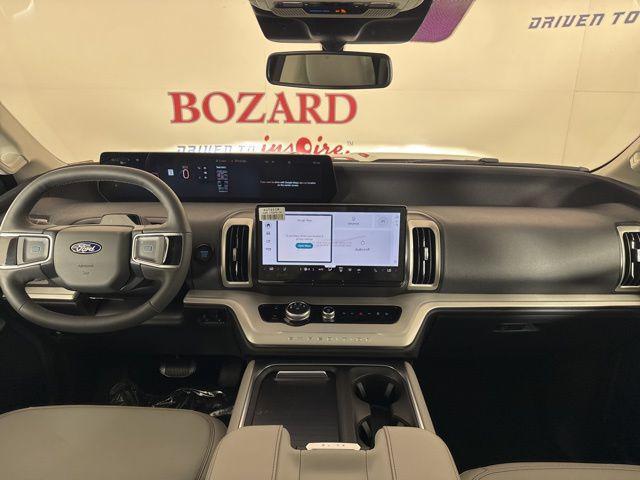 new 2025 Ford Expedition Max car, priced at $71,424