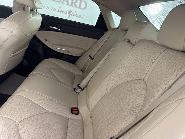 used 2020 Toyota Avalon Hybrid car, priced at $20,500